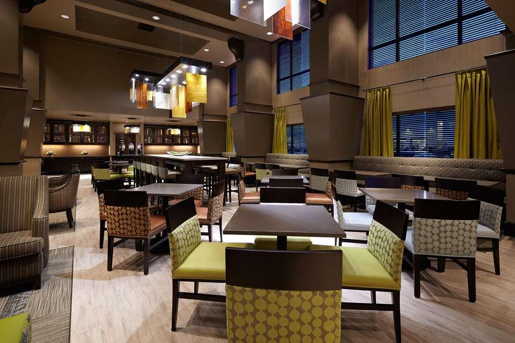 Hampton Inn & Suites by Hilton Montreal-Dorval