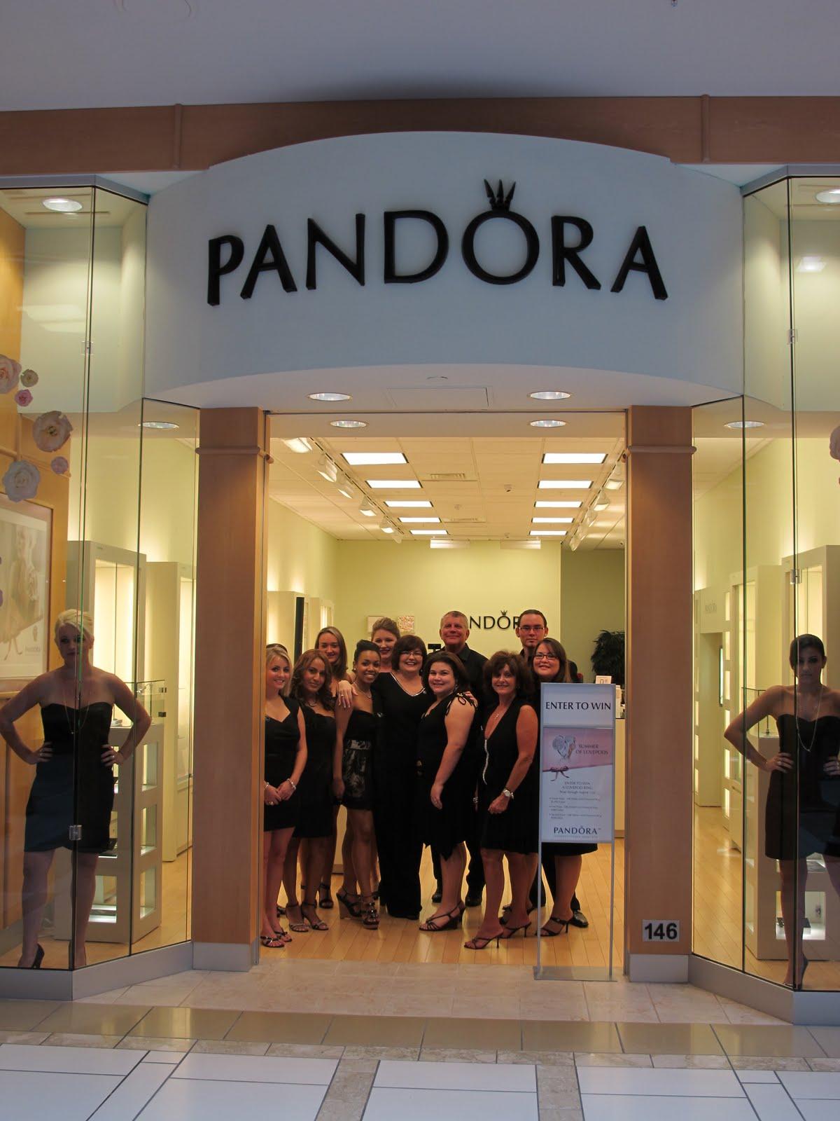 Pandora Store in International Plaza