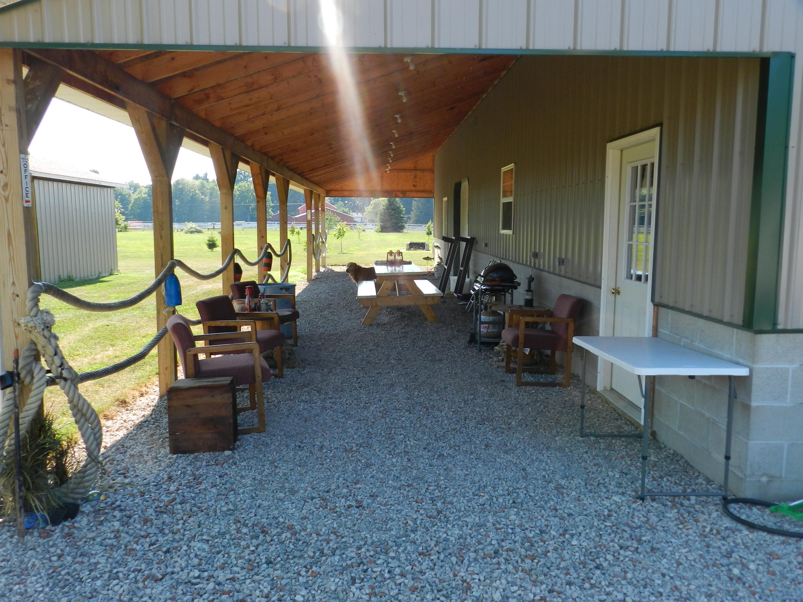 Common Area / Grill / Table