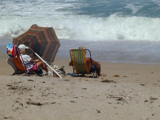 Relax with a Beach Front Vacation Condo.