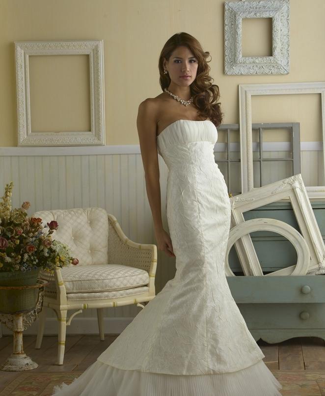 Beautiful Trumpet Mermaid Strapless Wedding Dress