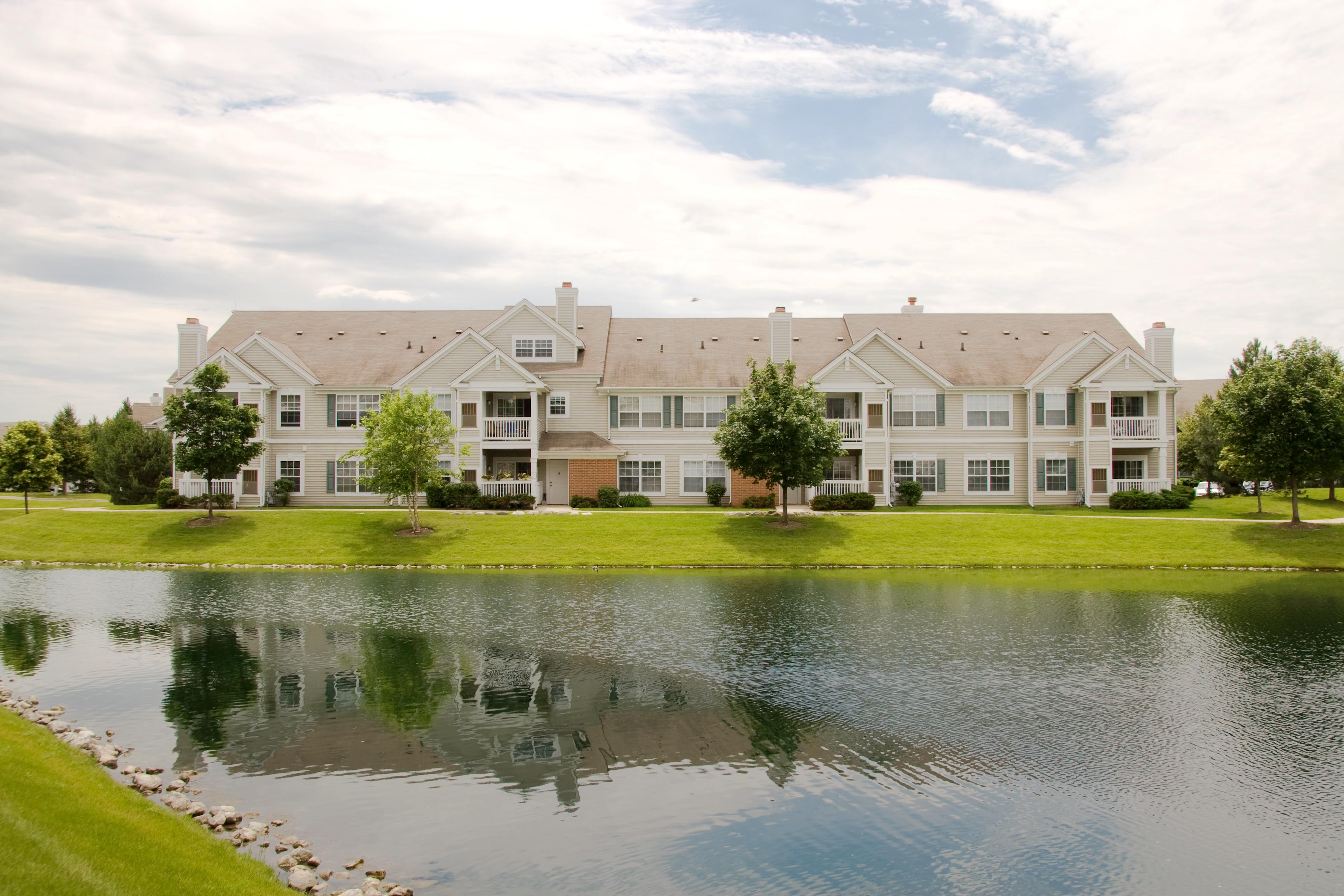 Village Green at Cantera Apartments - 1, 2 & 3 Bedroom Apartments For Rent - 30000 Village Green Blvd, 	 Warrenville, IL 60555 - Near Naperville