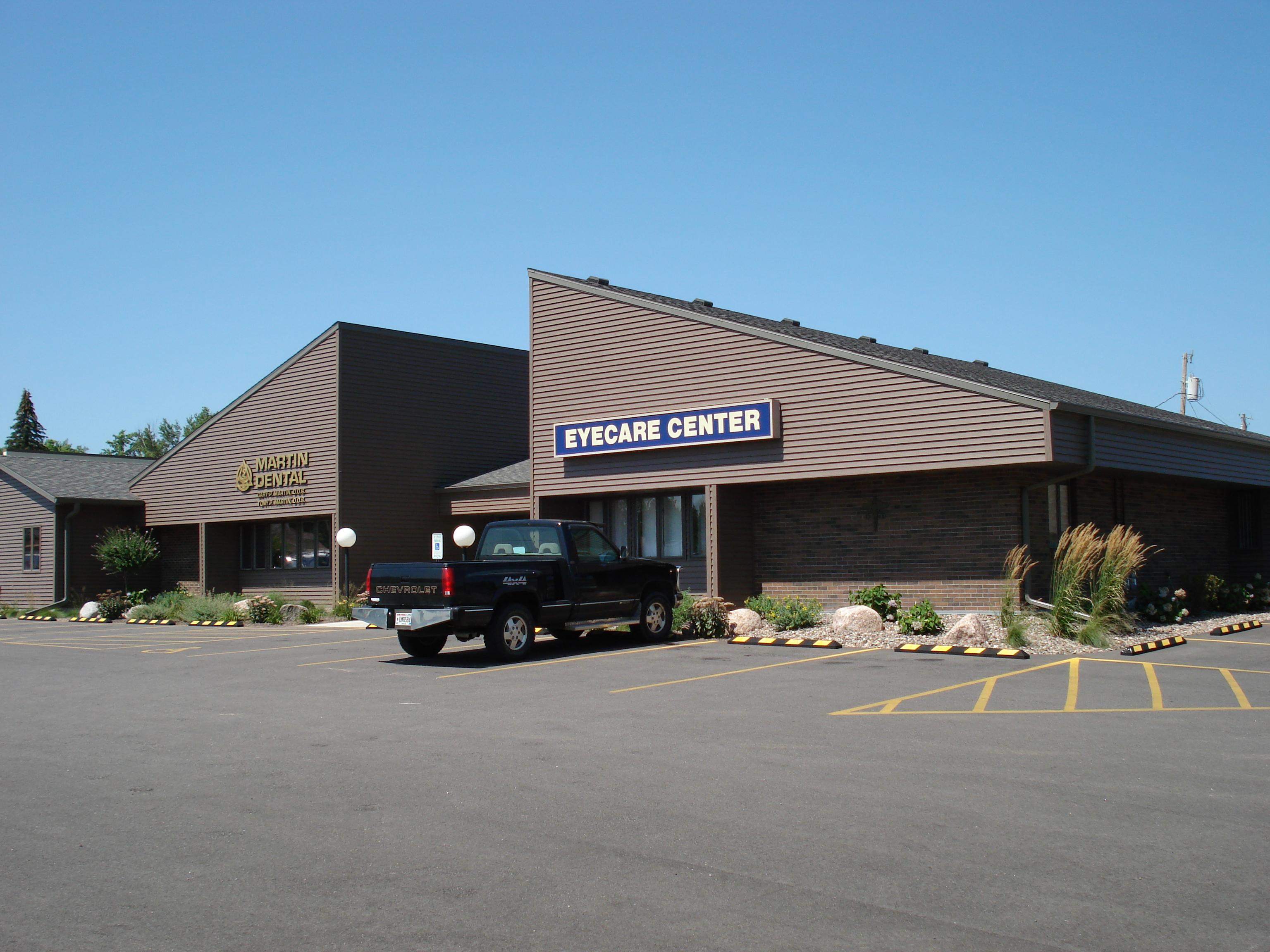 EyeCare Center-605 E 4th Marshfield