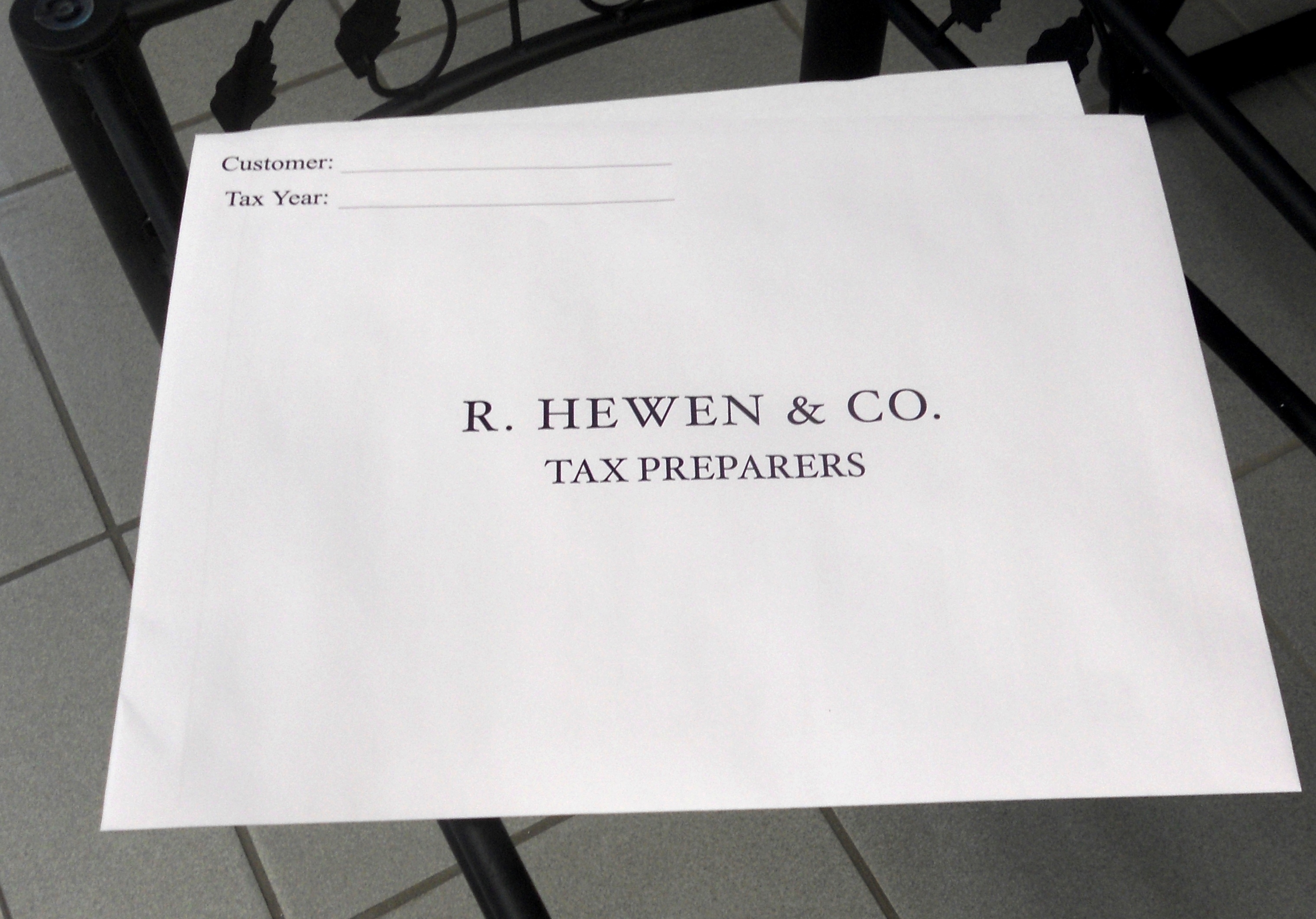 R. Hewen & Co.