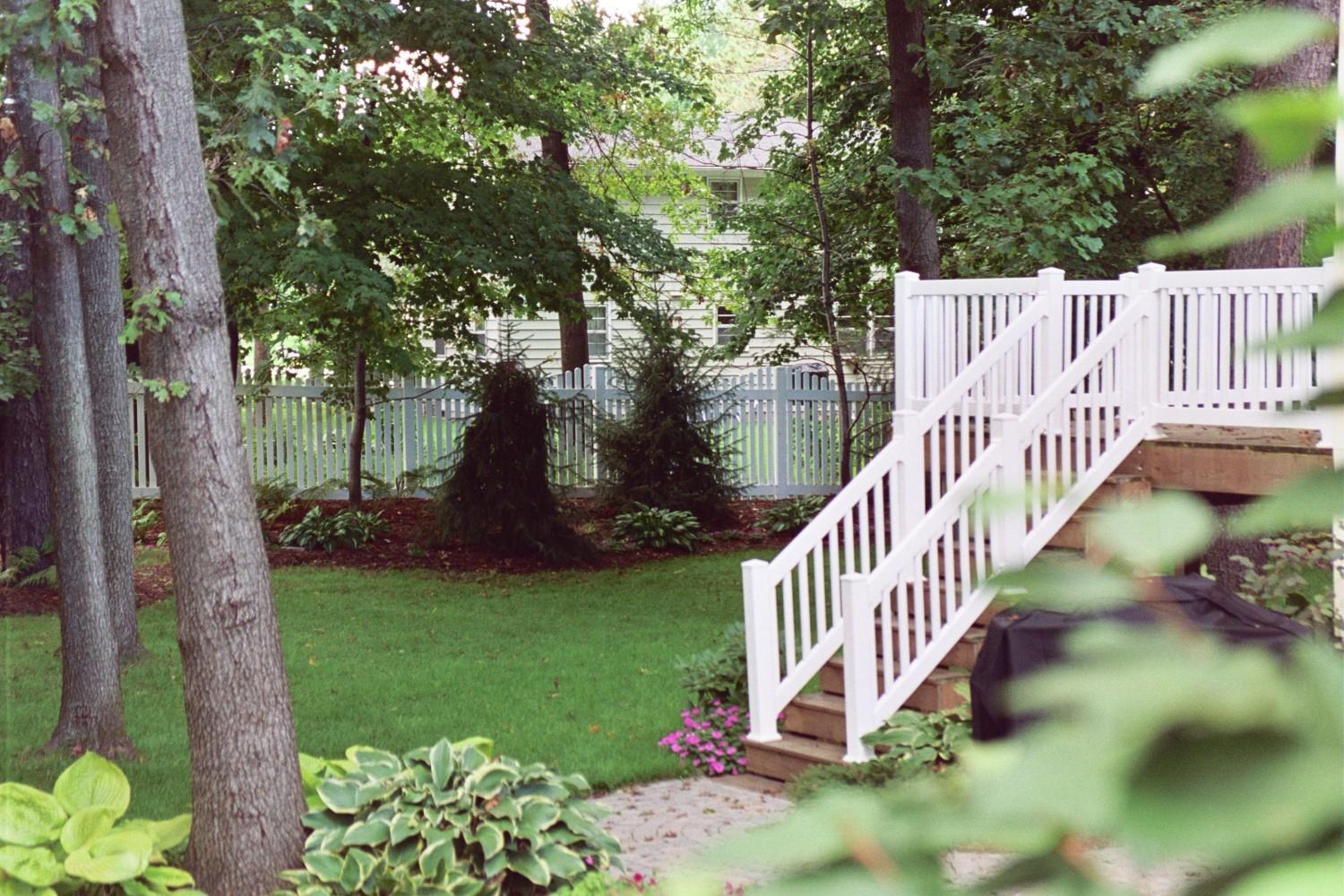 Vinyl fence and railing from Fence Consultants