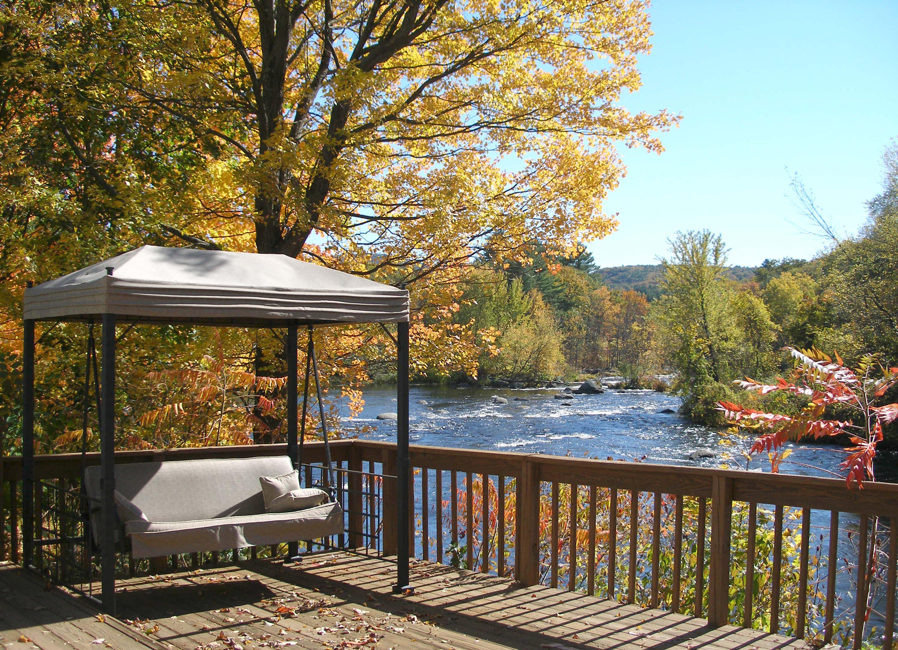 Henniker House Bed & Breakfast