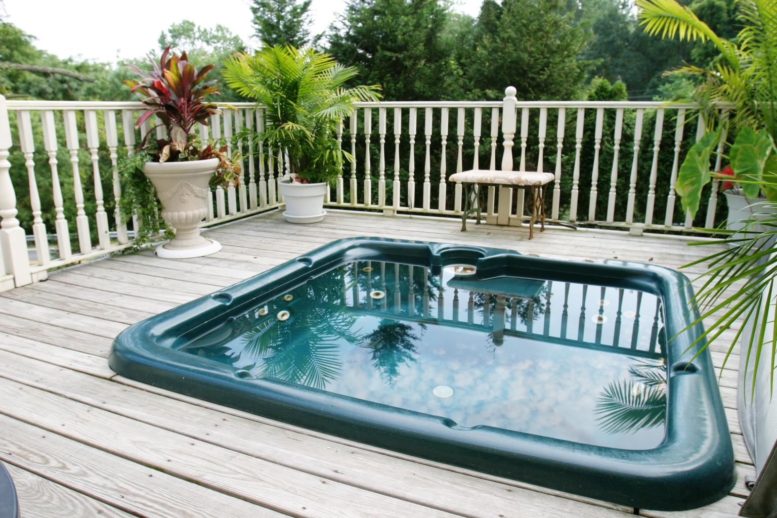 Hot Tub at Elk Forge