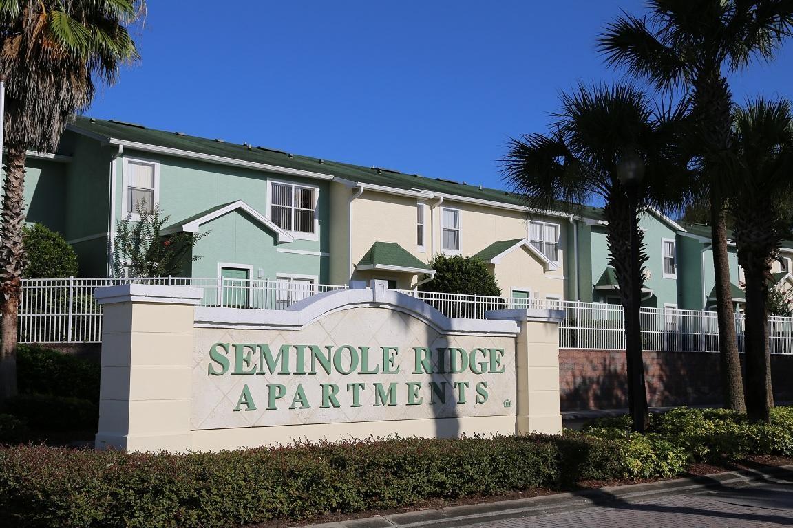 Seminole Ridge Main Sign at Entrance