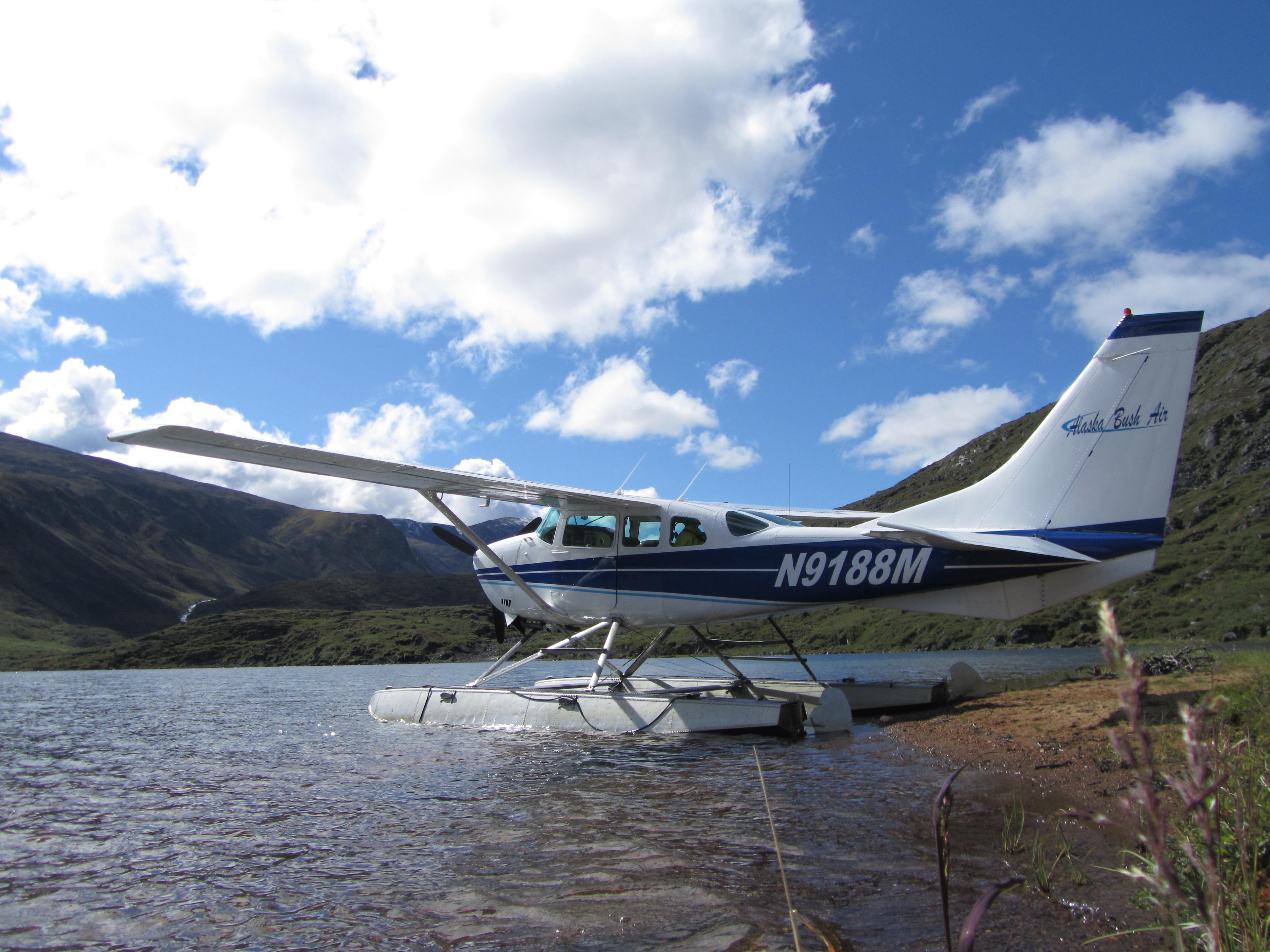 Flightseeing Remote Lakes