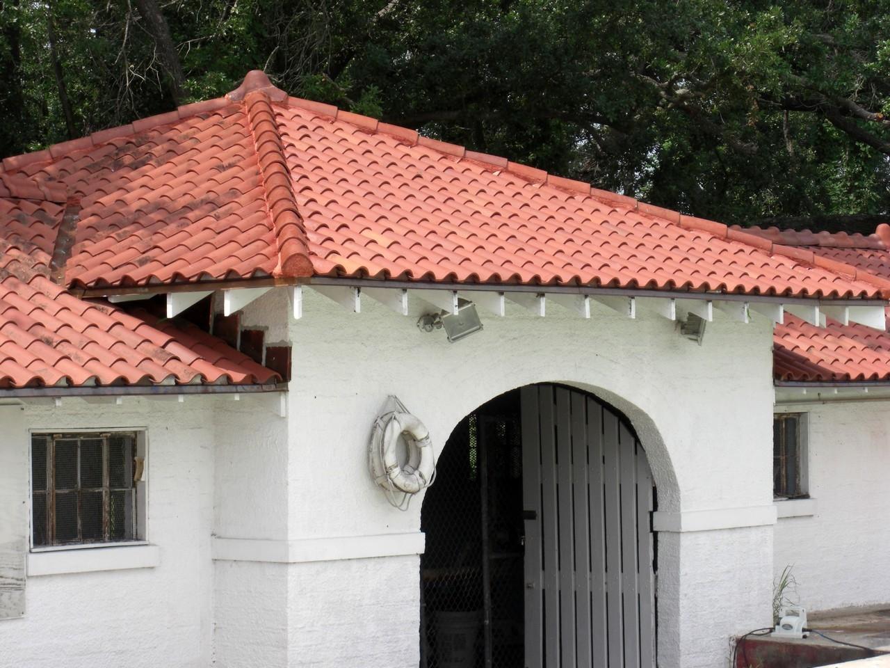 New tile roof with reclaimed tile