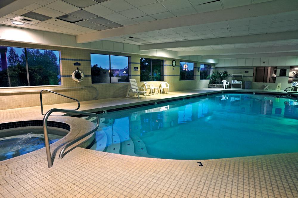 Shilo Inns Tacoma Pool and Hot Tub