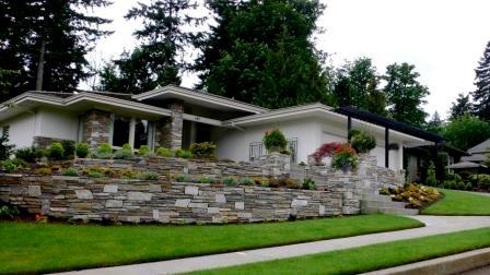 Stacked retaining wall