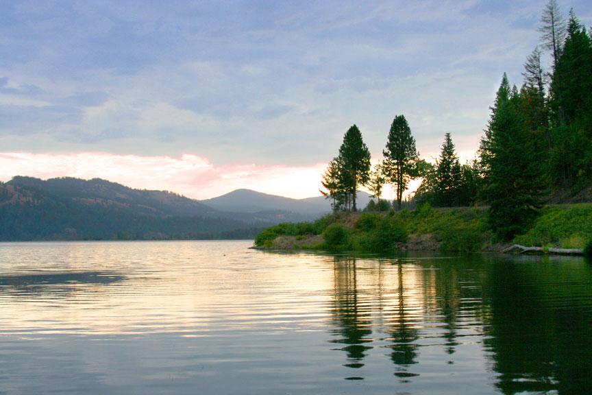 Sunrise at Idaho's Heyburn State Park