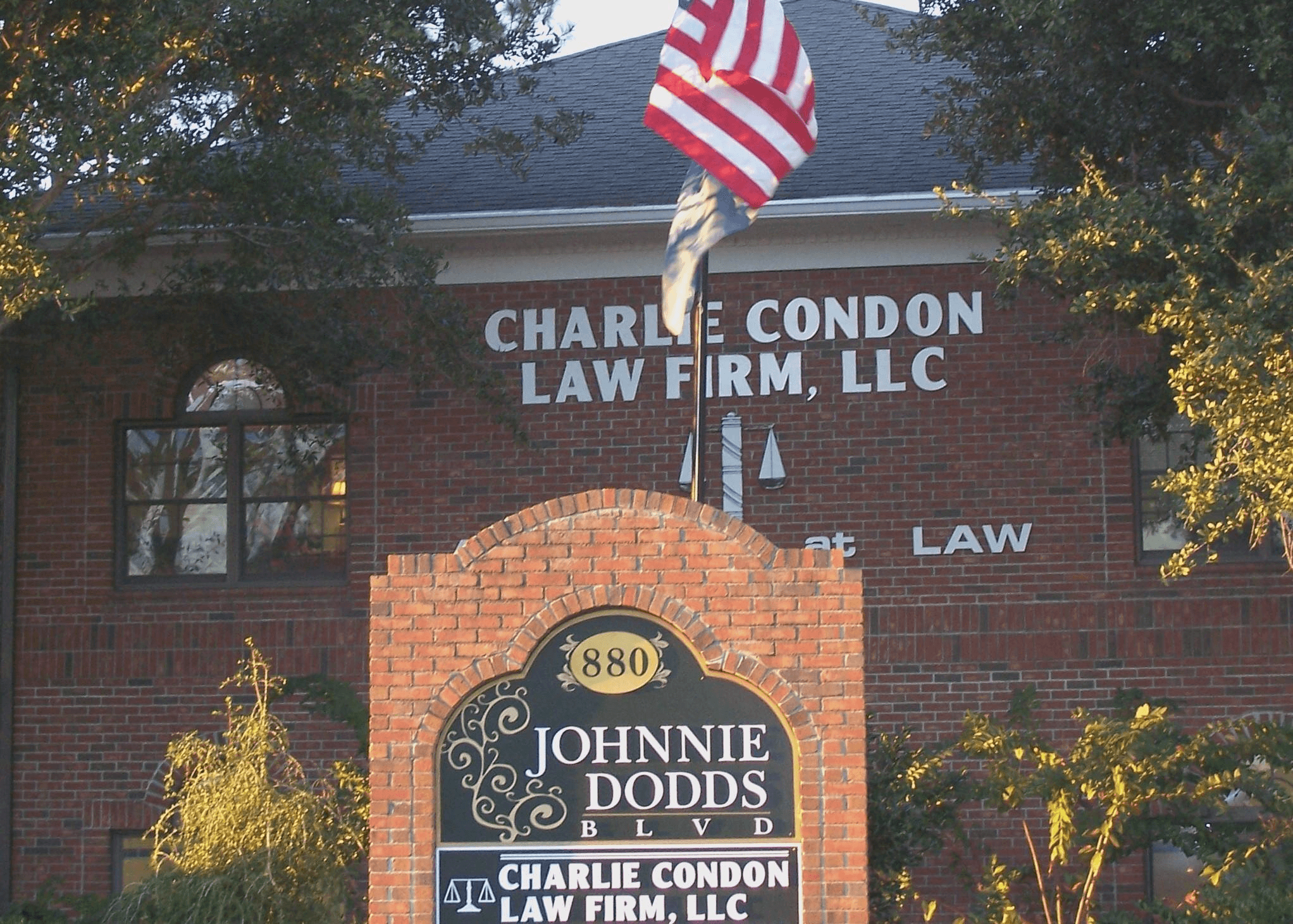 880 Johnnie Dodds Mount Pleasant SC lawyer Charlie Condon's office