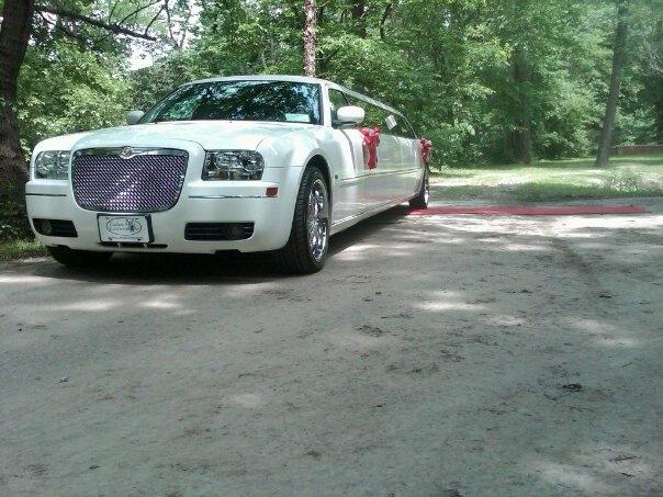 Chrysler 300 in "wedding attire"