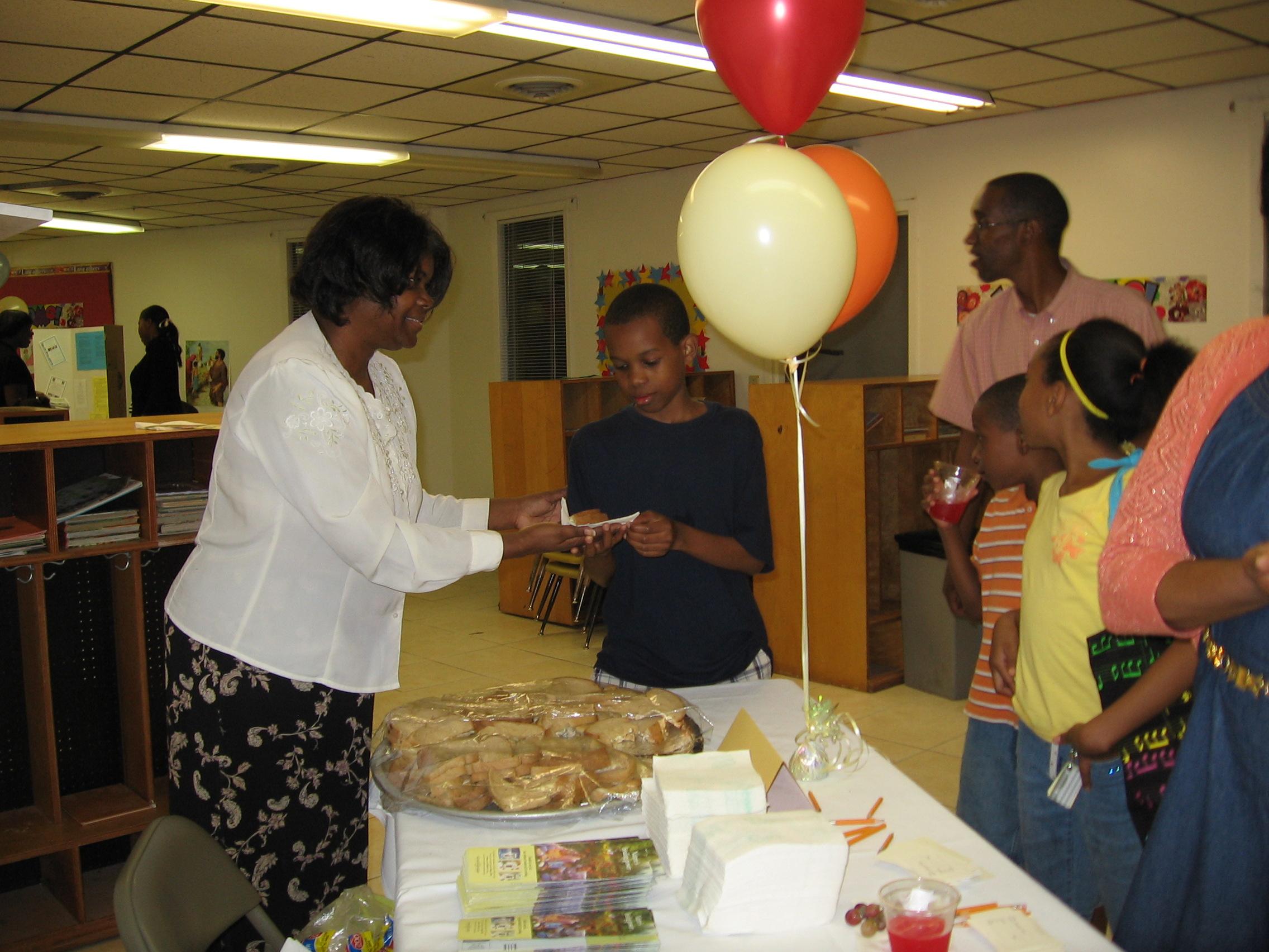 D Gant giving No-Cholesterol Sandwiches