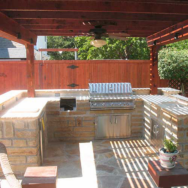 Outdoor Kitchen