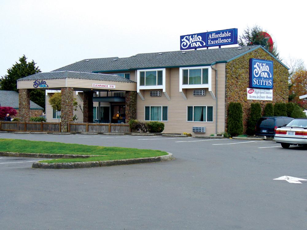 Shilo Inns Salmon Creek Front Entrance