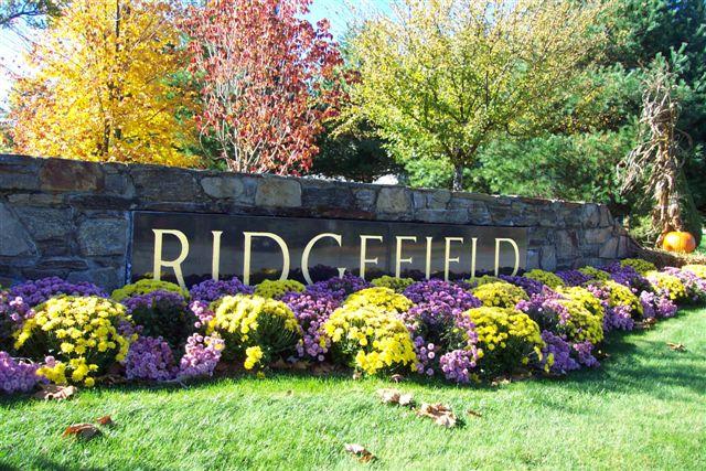 Ridgefield condominium Entrance