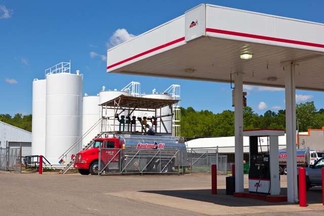 Santmyer Oil Commercial Fueling Center