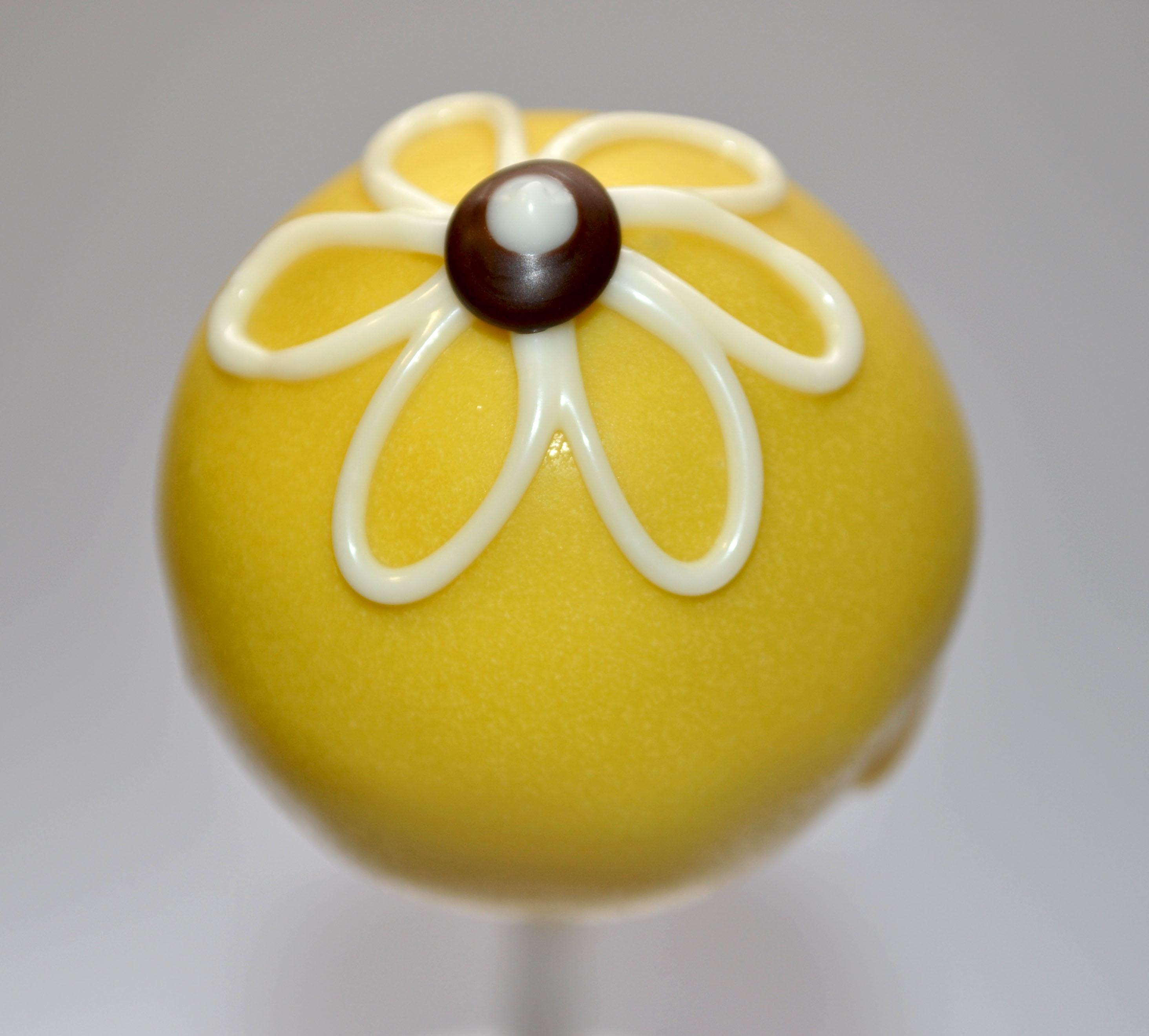 Fresh Lemon Cake Pop