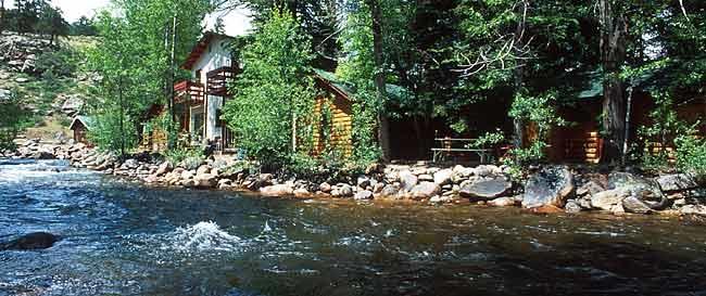 Swiftcurrent Lodge