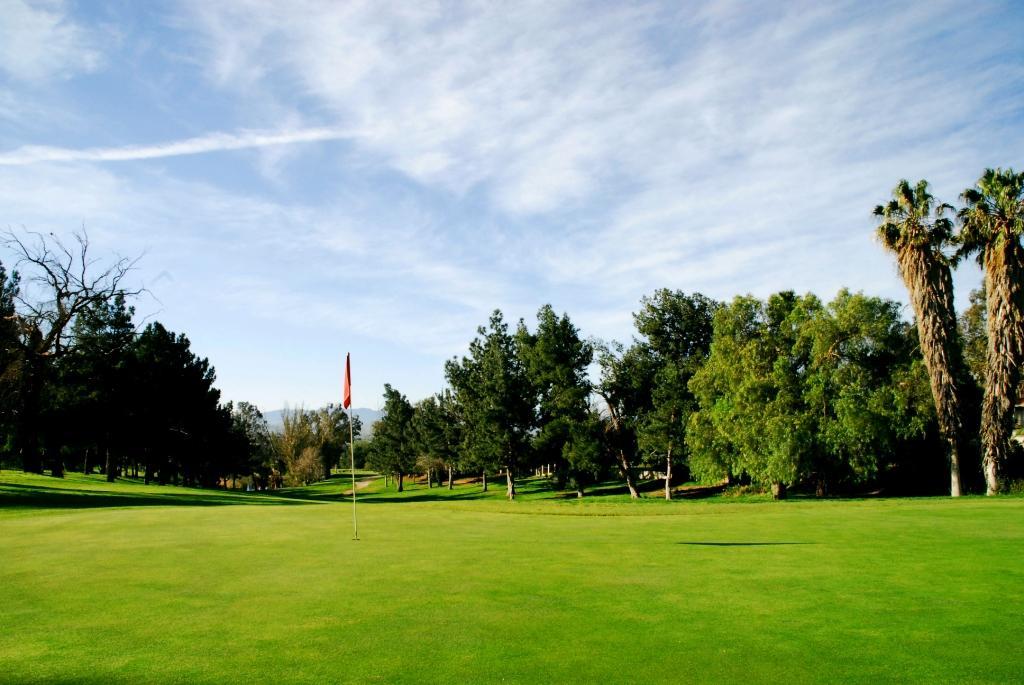 Jurupa Hills Country Club