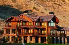 Grey Cliffs 8,000 square foot luxury lodge