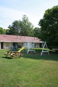 Parkwood Lodge - Door County Swingset