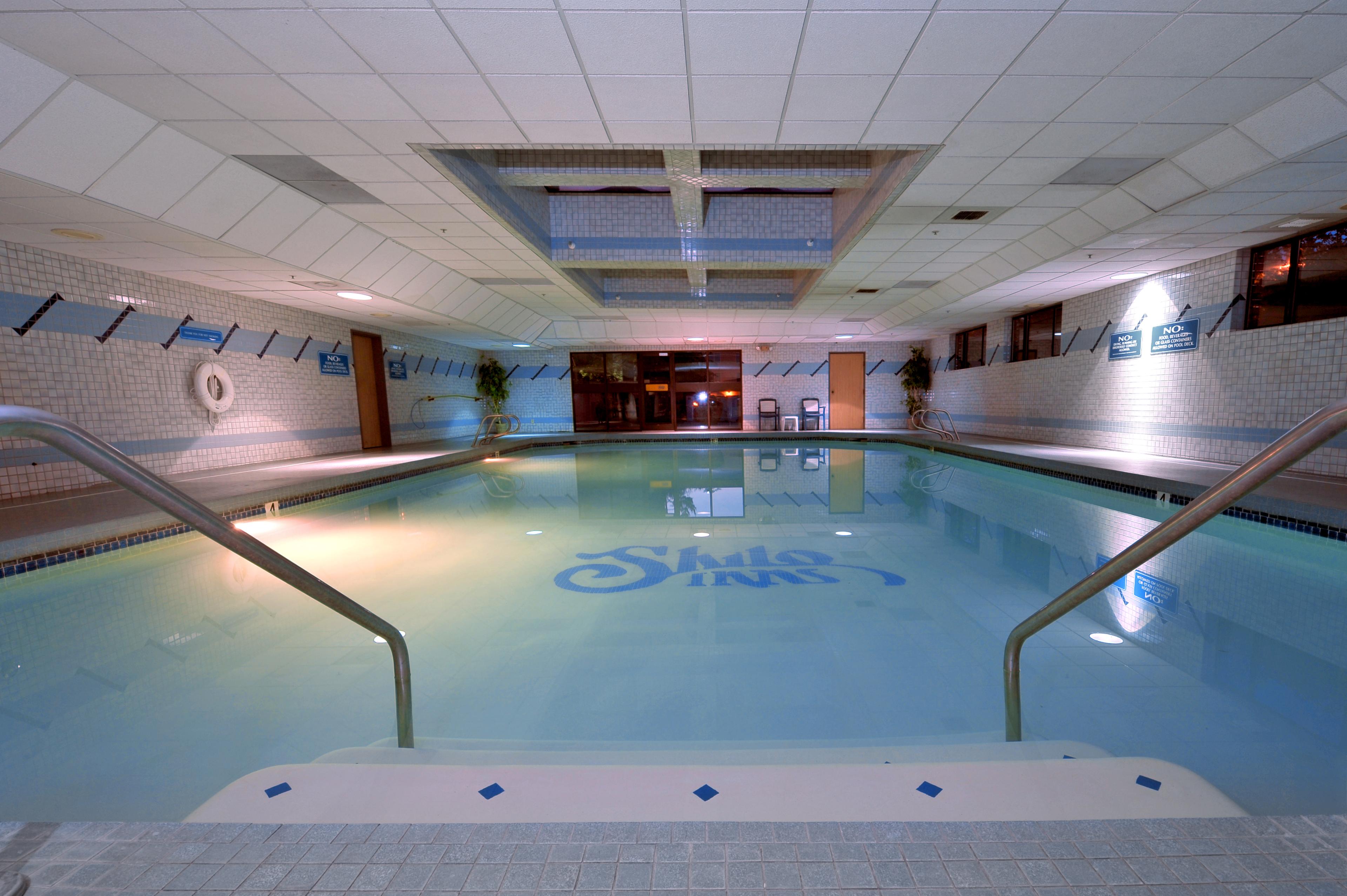 Shilo Inns Portland Airport Pool