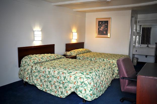 Americas Best Value Inn & Suites-Canton/Detroit