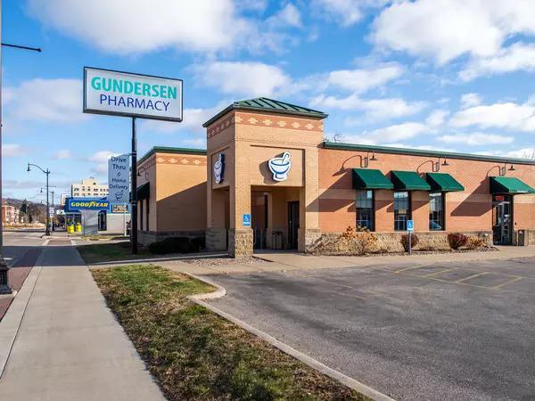 Gundersen Pharmacy – Cass Street