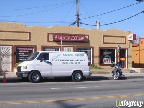 Mac's Barber Shop