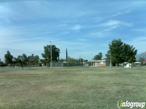 Pueblo Gardens Swimming Pool