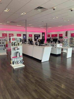 Metro by T-Mobile Authorized Retailer