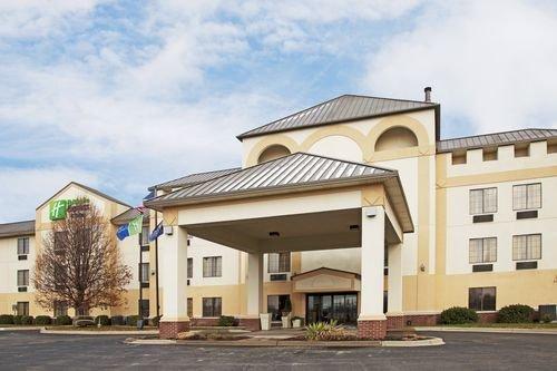 Holiday Inn Express & Suites Madison, an IHG Hotel