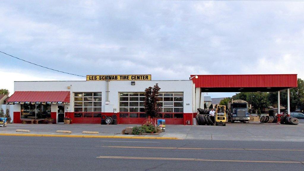 Les Schwab Tire Center