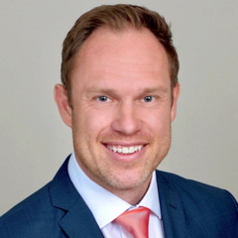 Edward Jones - Financial Advisor: Christoph Stadler