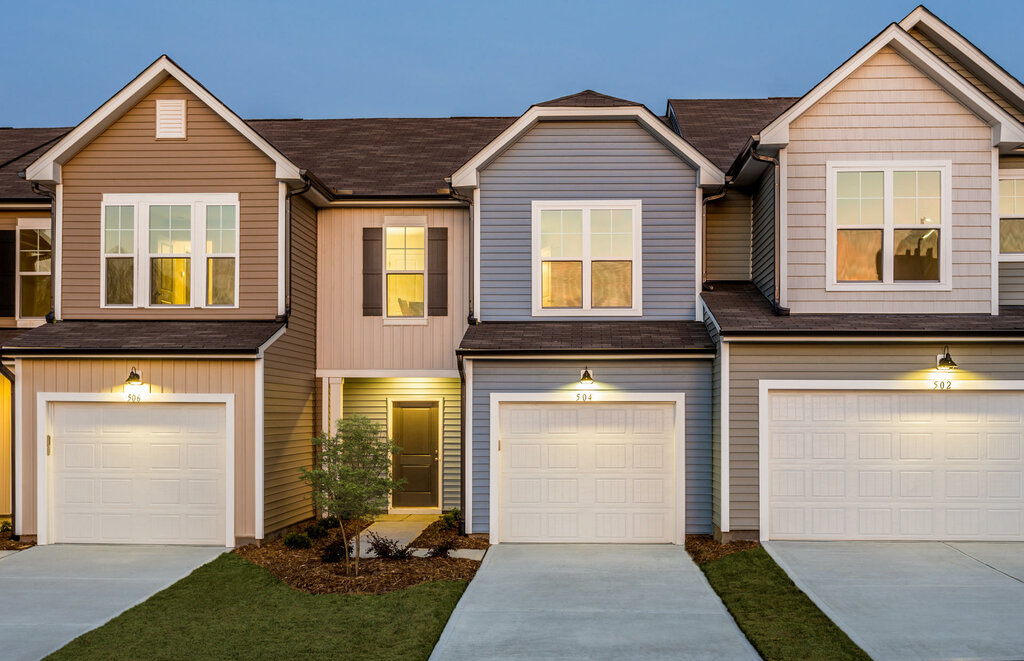 Mackay Pointe by Pulte Homes