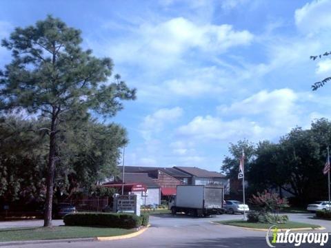 Whispering Oaks Apartments