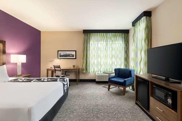 La Quinta Inn & Suites By Wyndham Burlington