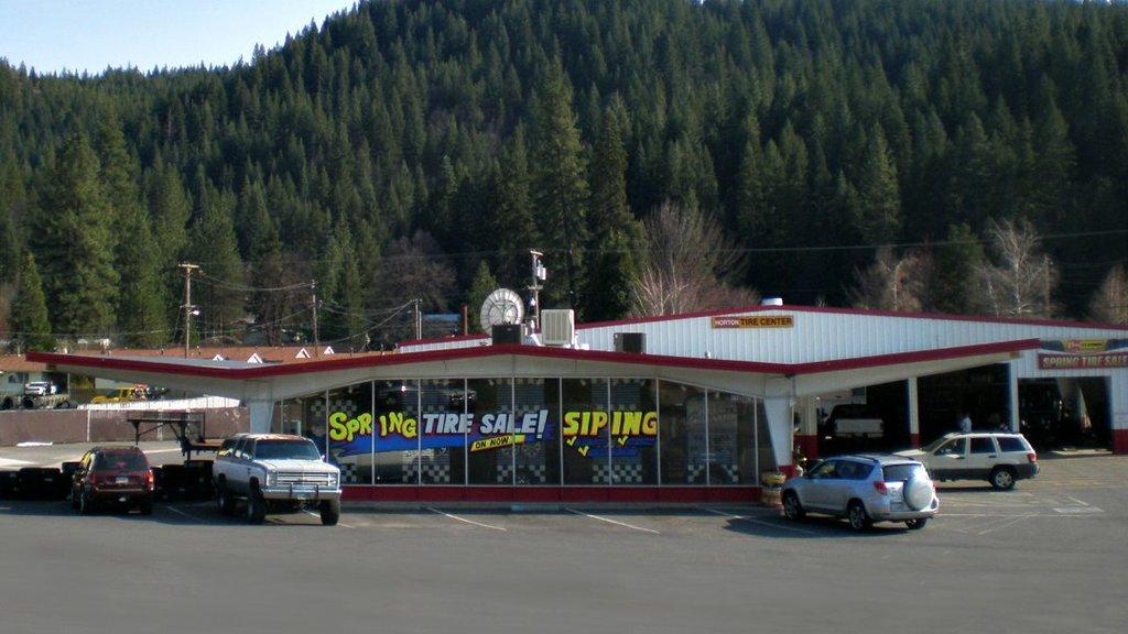 Les Schwab Tire Center