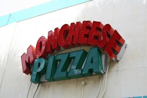 Moncheese Pizza