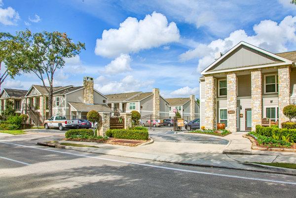 Reserve at Garden Oaks Apartments