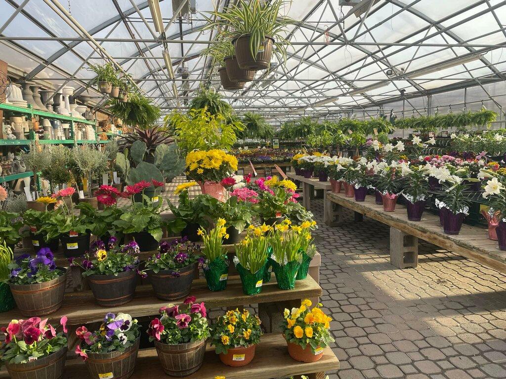 Barrett's Showplace Gardens & Flower Shop