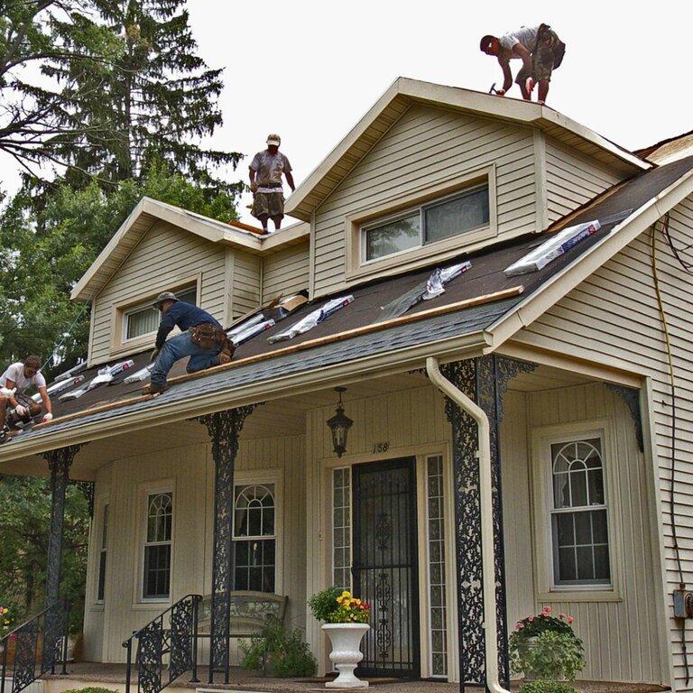 Roof Repair Specialist by Hood’s