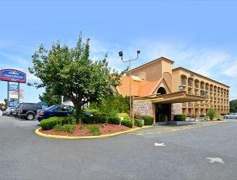 Howard Johnson By Wyndham Clifton NJ