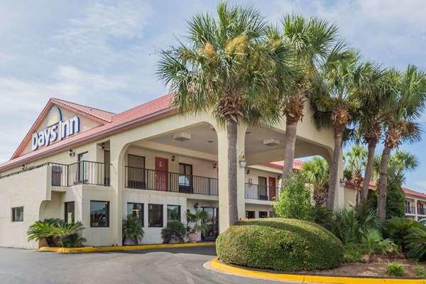 Days Inn By Wyndham Destin