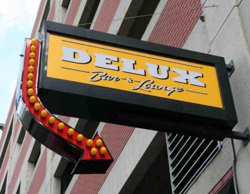 Delux Lounge