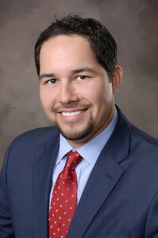 Edward Jones - Financial Advisor: Lee Casas